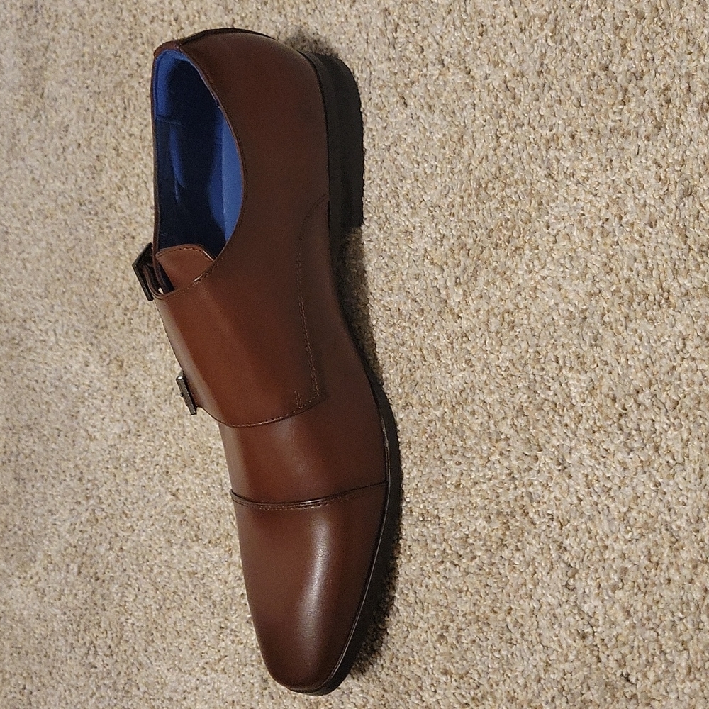 Vincent Cavallo Performance dress shoes in brown.